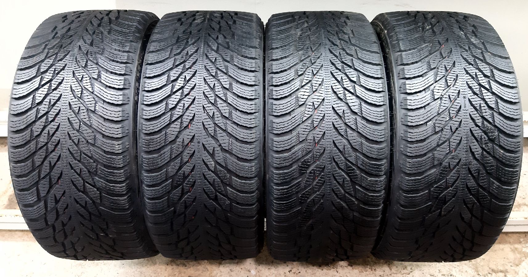 Nokian Tyres Hakkapeliitta R3 SUV Nokian Tyres Hakkapeliitta R3 SUV