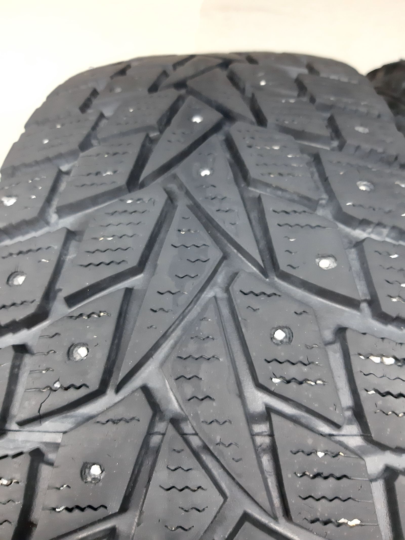 Dunlop SP Winter Ice 02