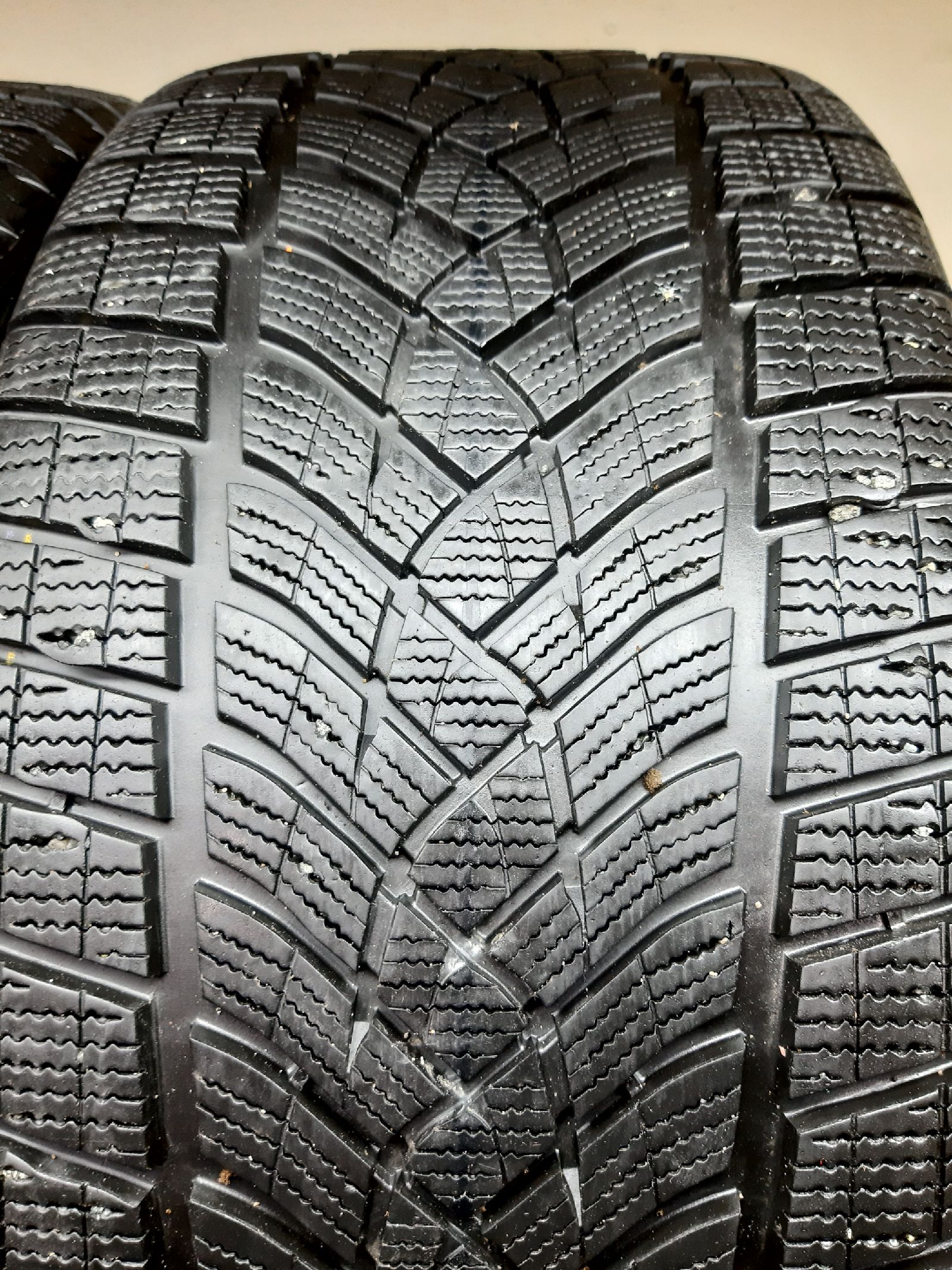 Goodyear UltraGrip Performance Gen-1