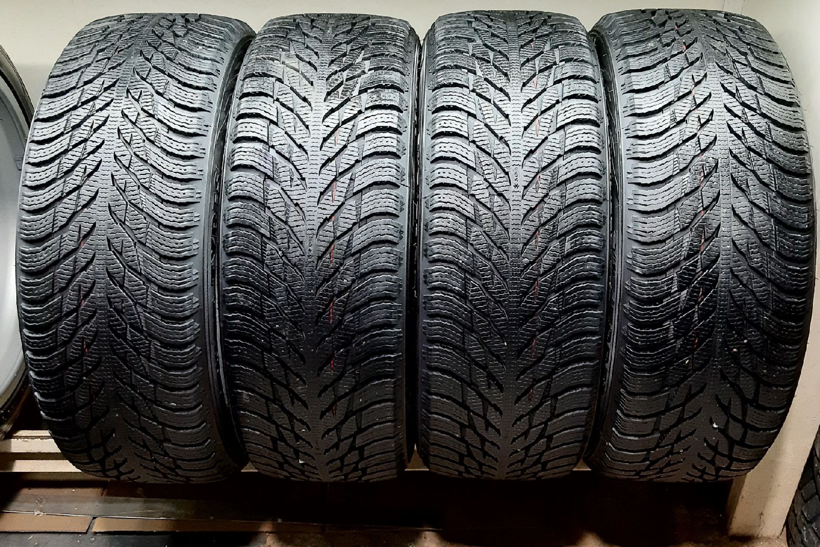 Nokian Tyres Hakkapeliitta R3 SUV Nokian Tyres Hakkapeliitta R3 SUV