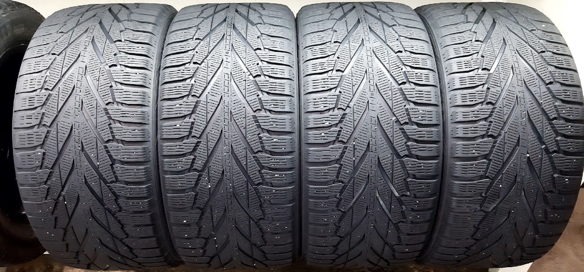 Nokian Tyres Hakkapeliitta R2 SUV Nokian Tyres Hakkapeliitta R2 SUV