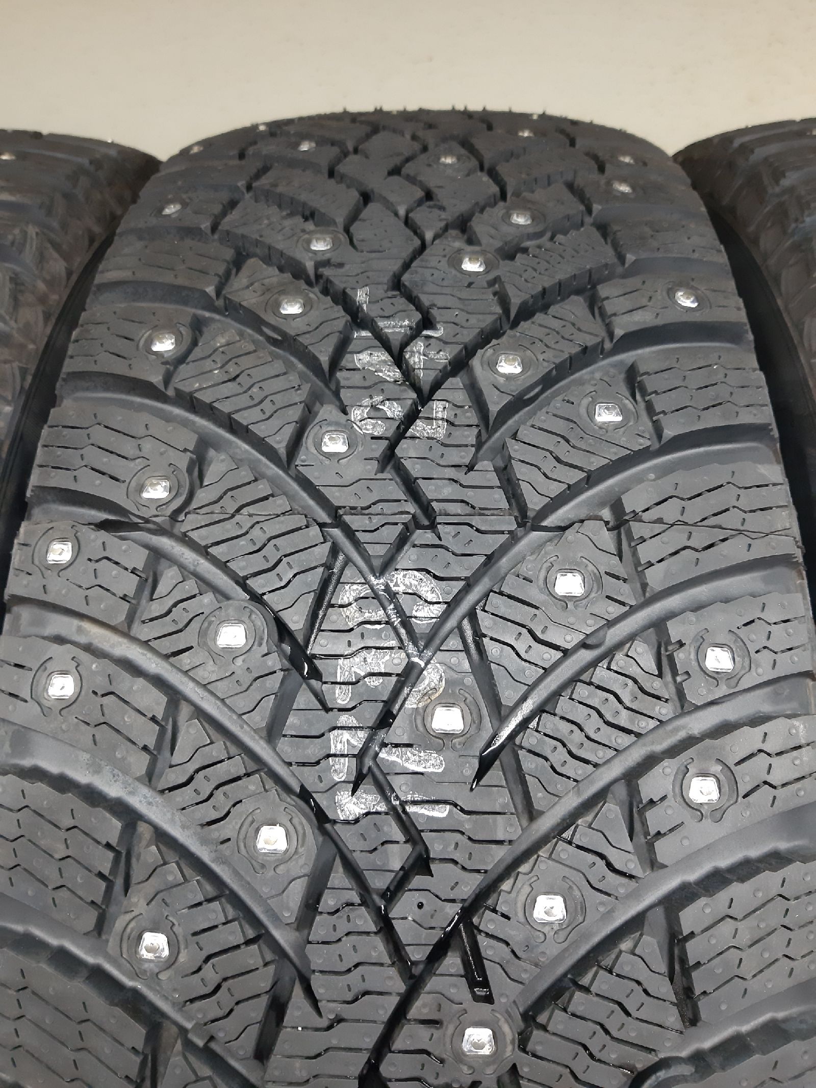 Pirelli Scorpion Ice Zero 2