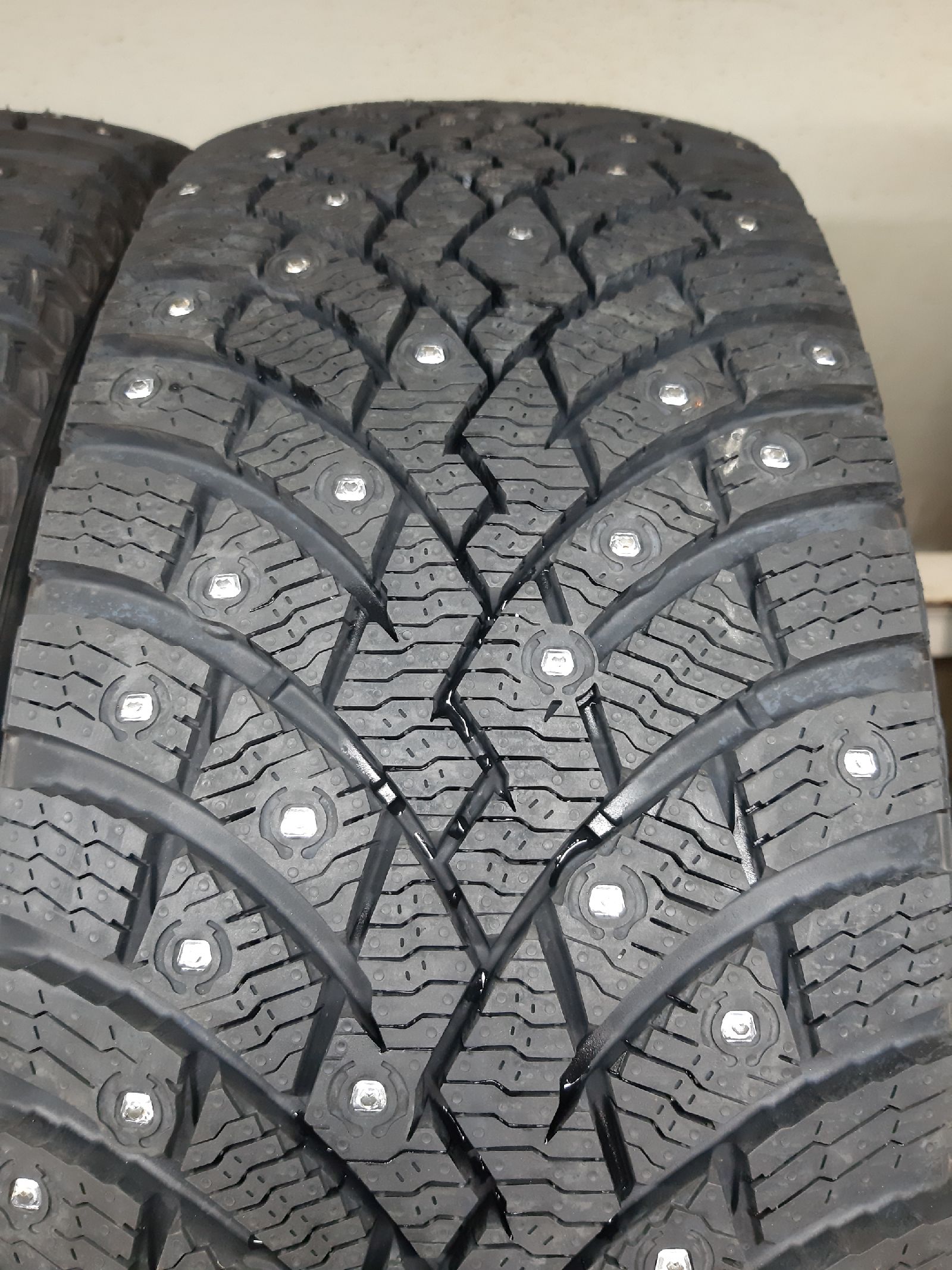 Pirelli Scorpion Ice Zero 2