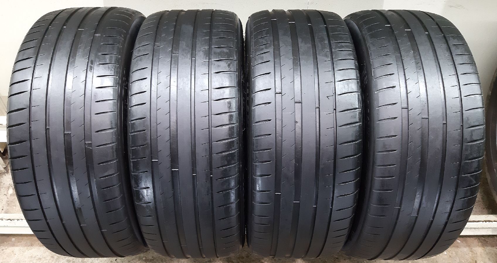 Michelin Pilot Sport 4