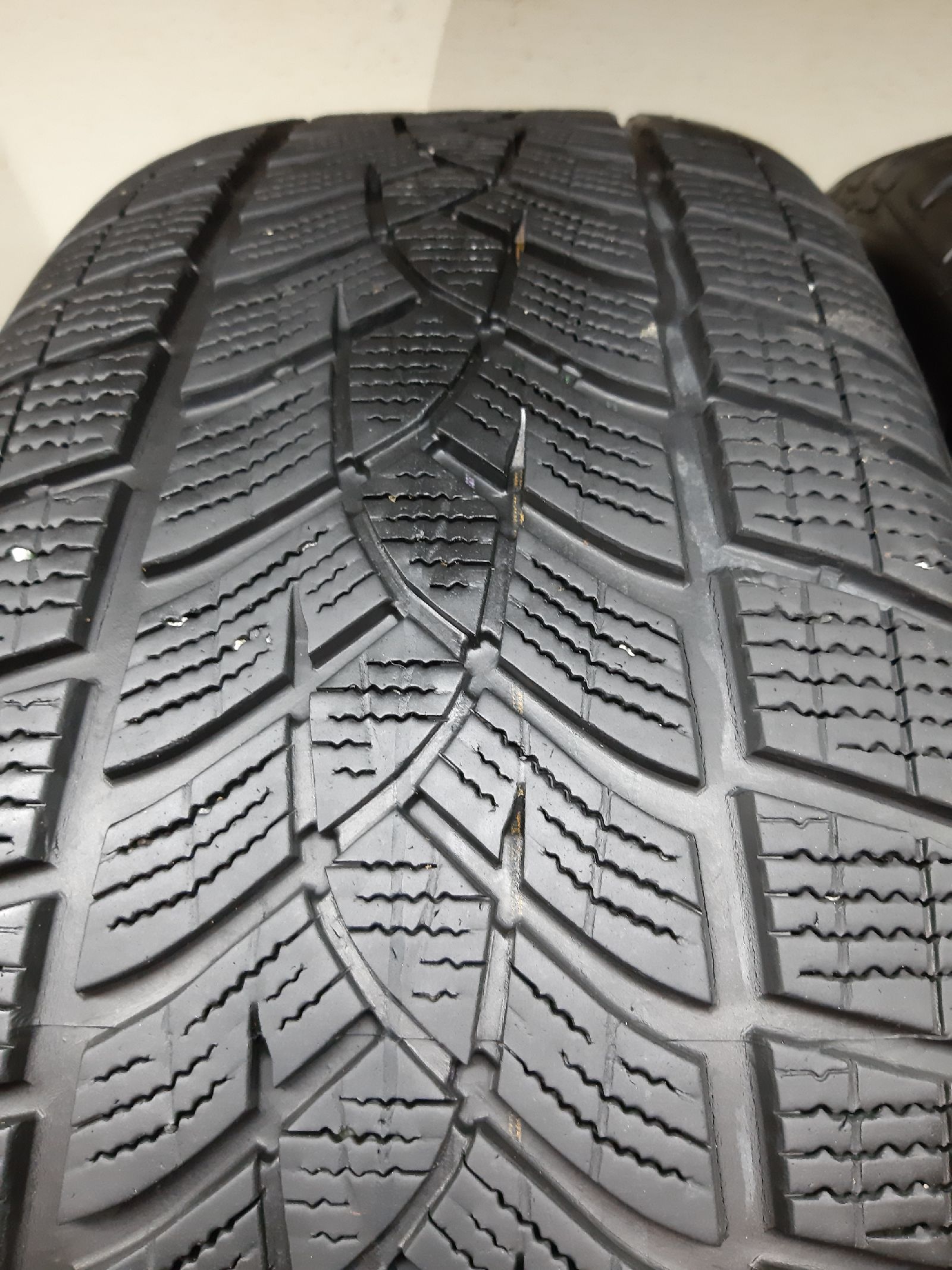 Goodyear UltraGrip Ice SUV