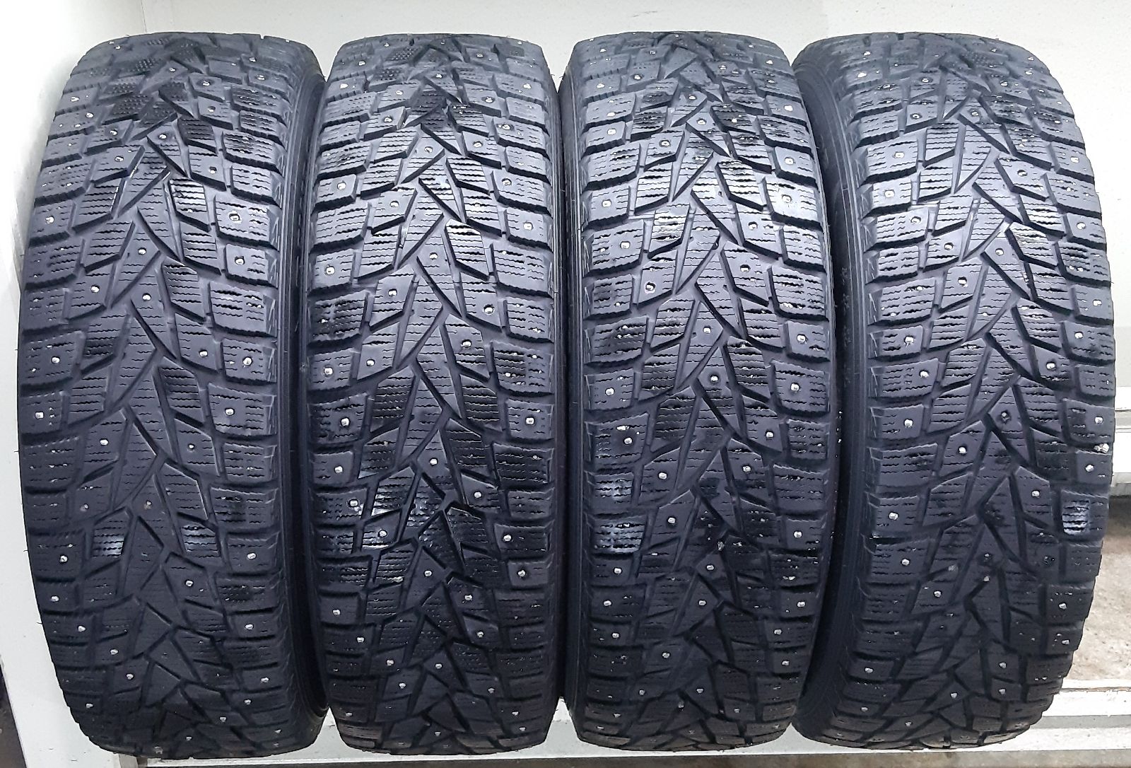 Dunlop Grandtrek Ice 02