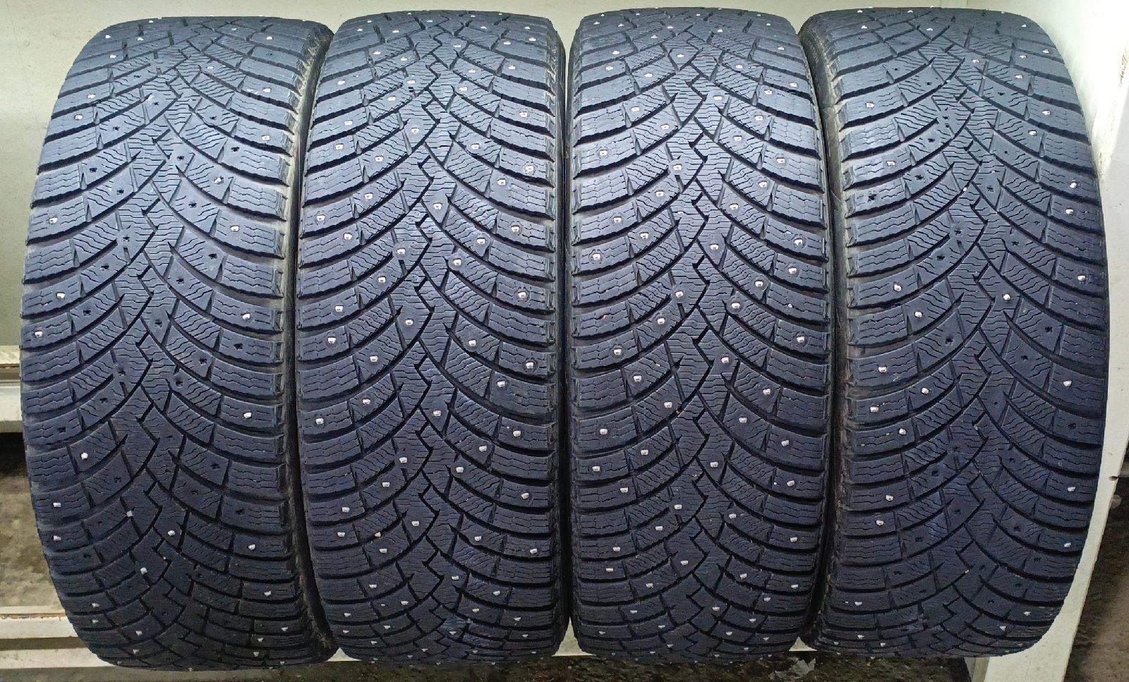 Pirelli Ice Zero 2