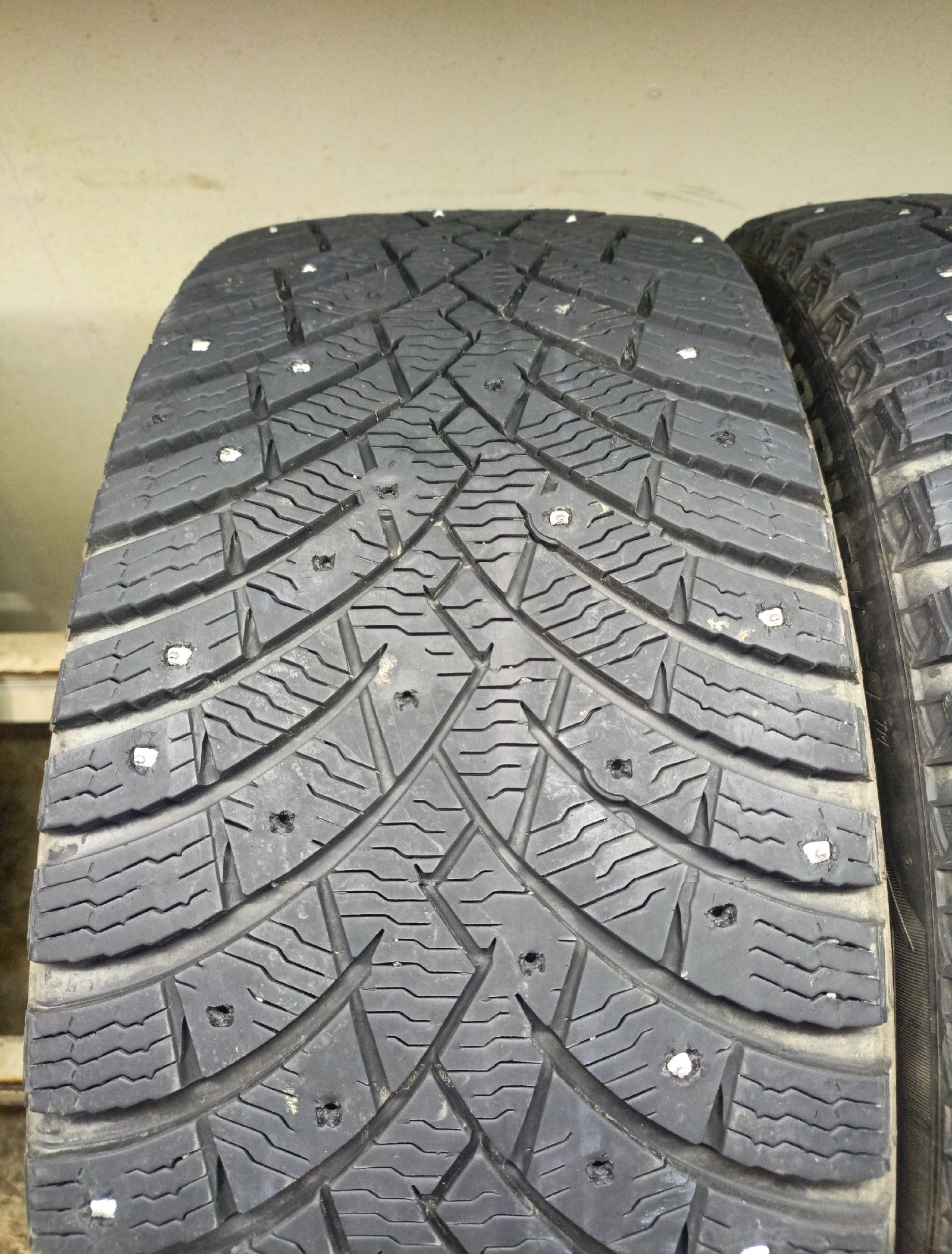 Pirelli Ice Zero 2