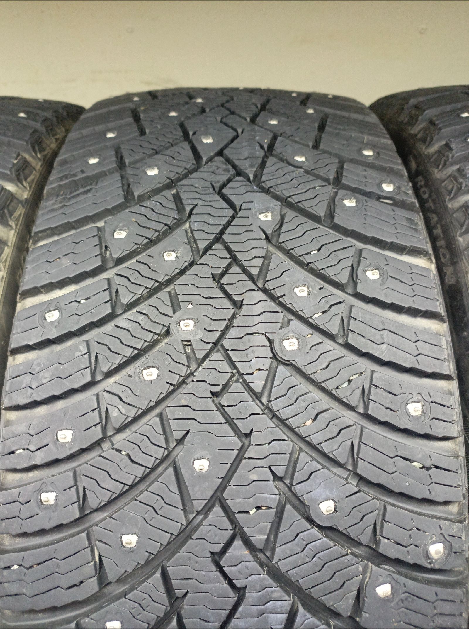 Pirelli Ice Zero 2