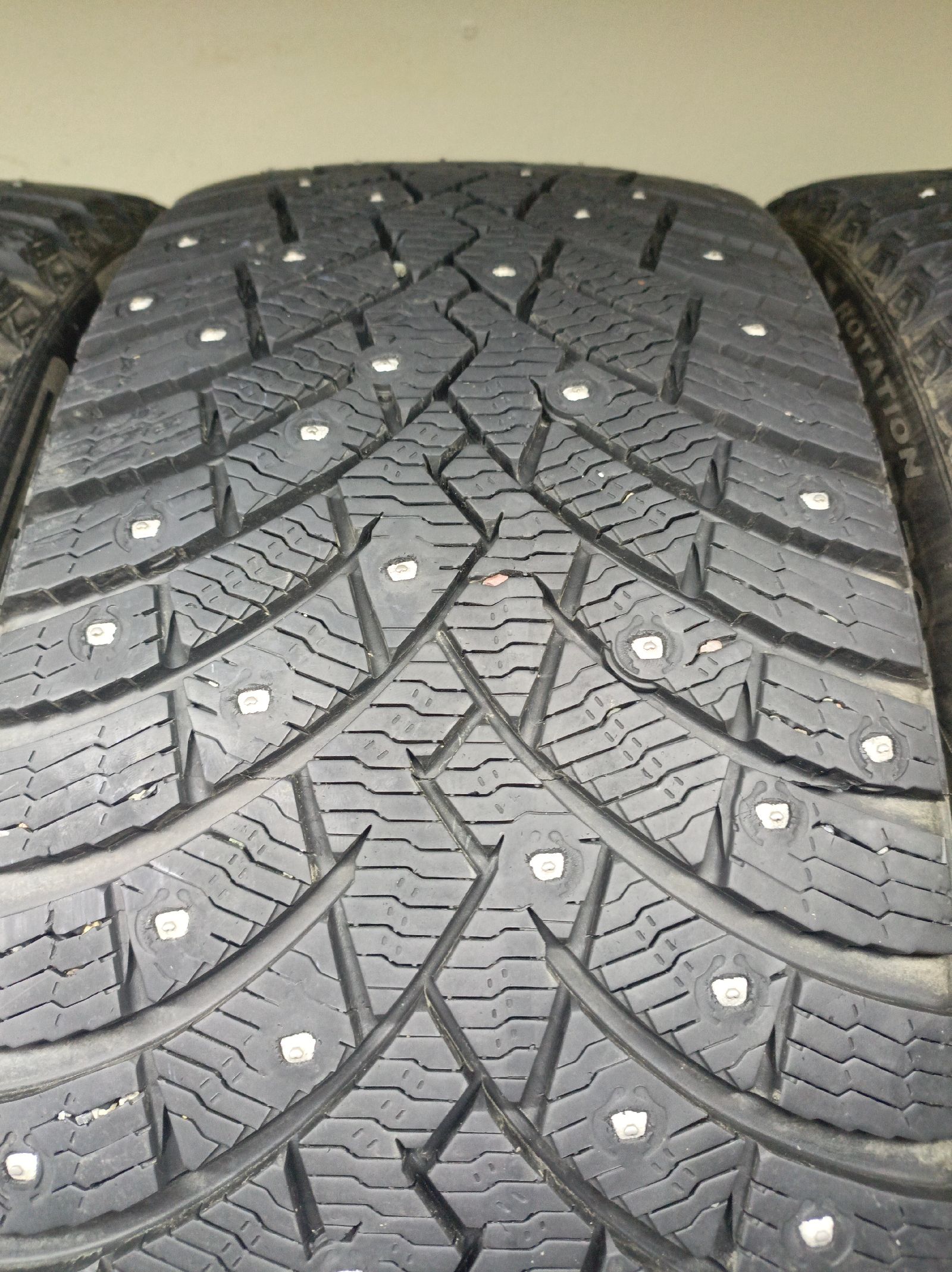 Pirelli Ice Zero 2