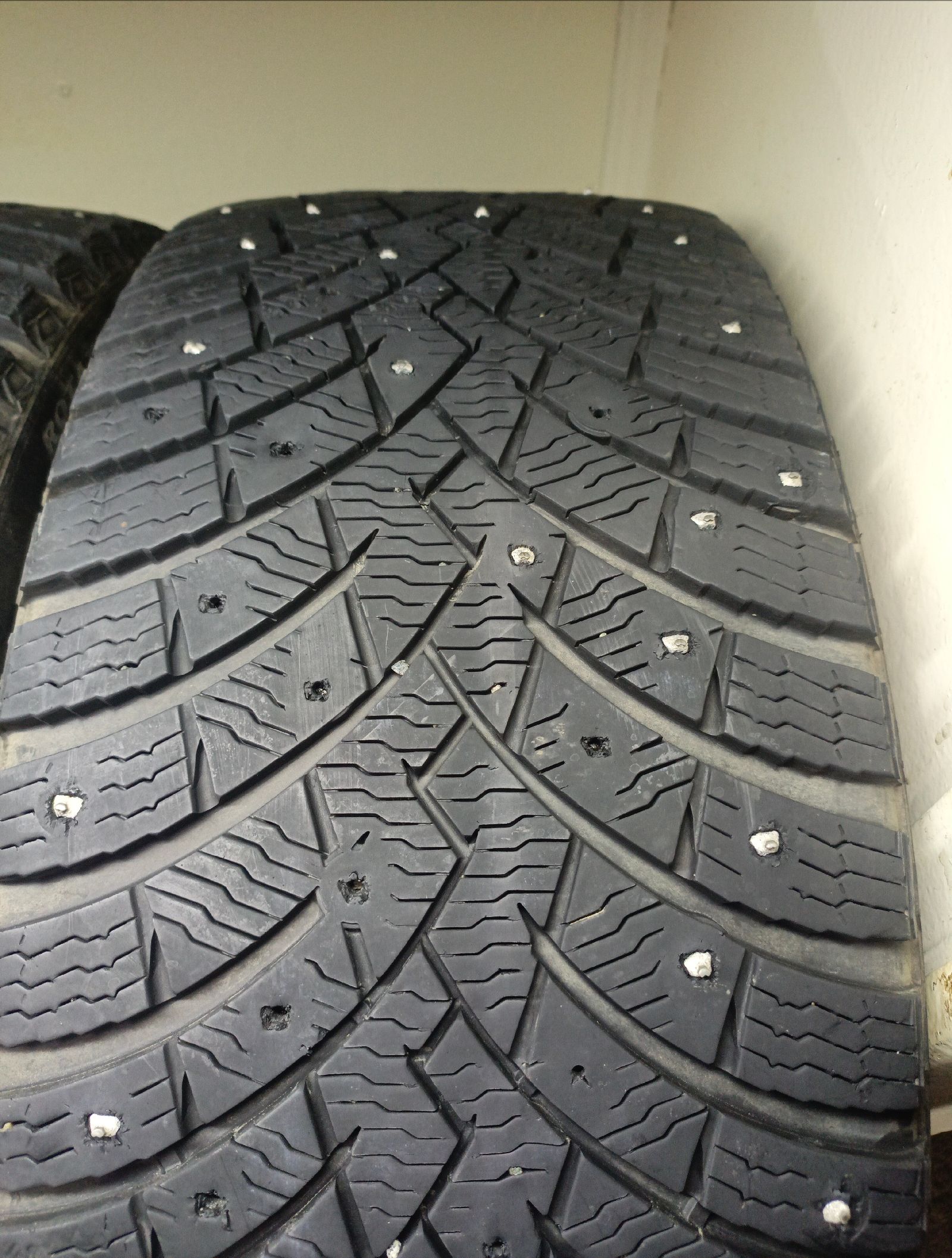 Pirelli Ice Zero 2