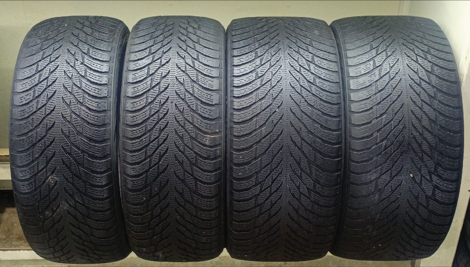 Nokian Tyres Hakkapeliitta R3 Nokian Tyres Hakkapeliitta R3