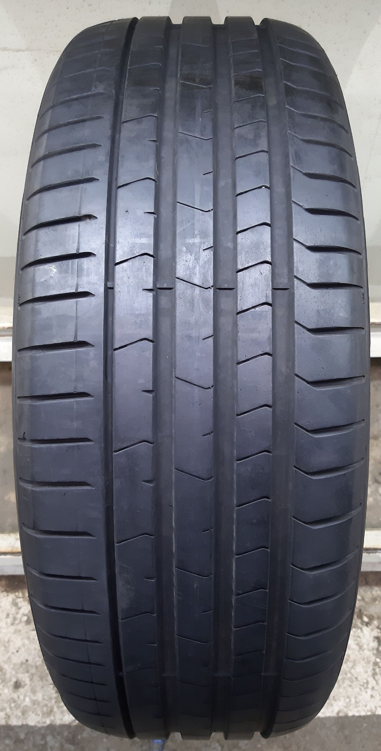 Pirelli P Zero Luxury Saloon