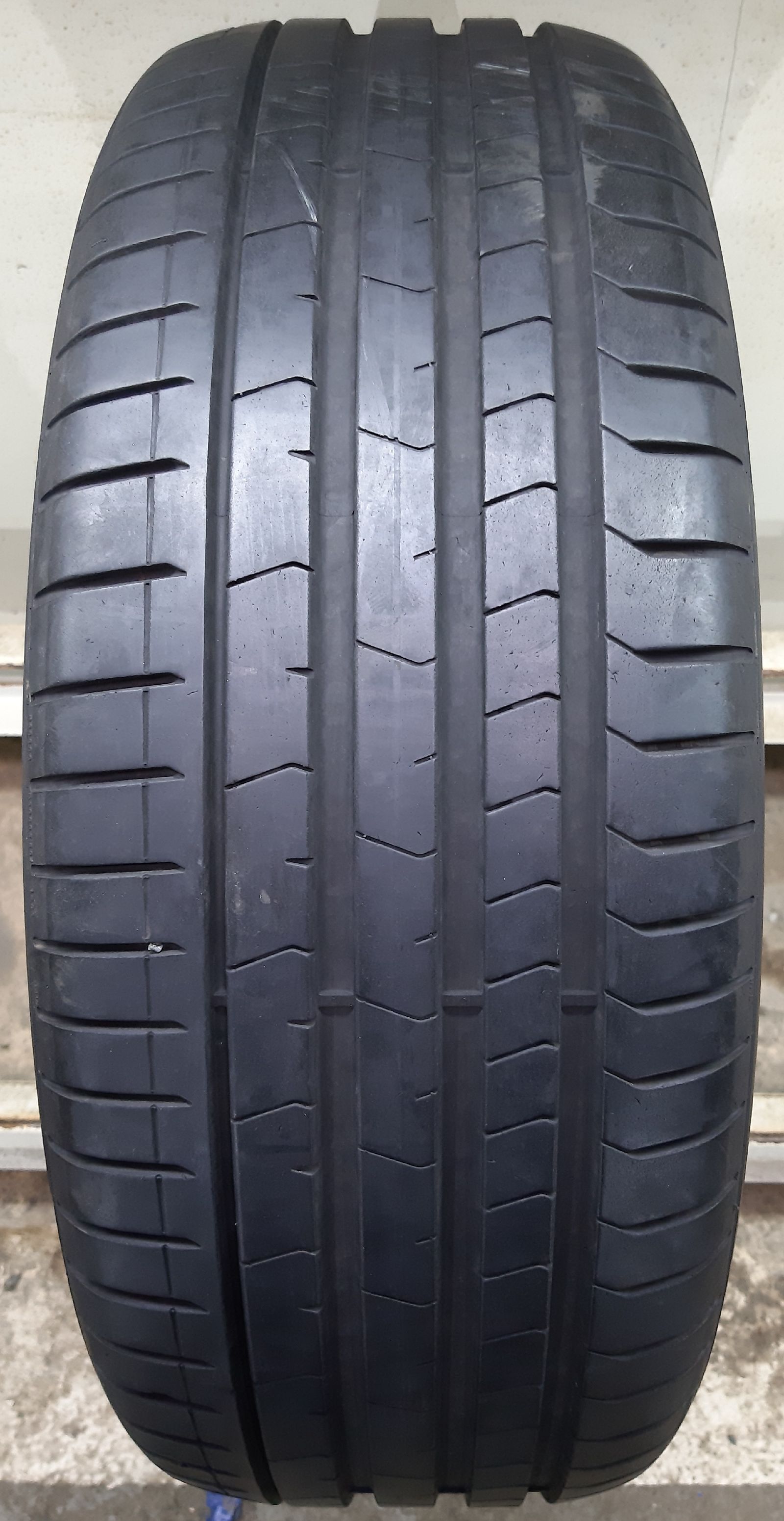 Pirelli P Zero Luxury Saloon