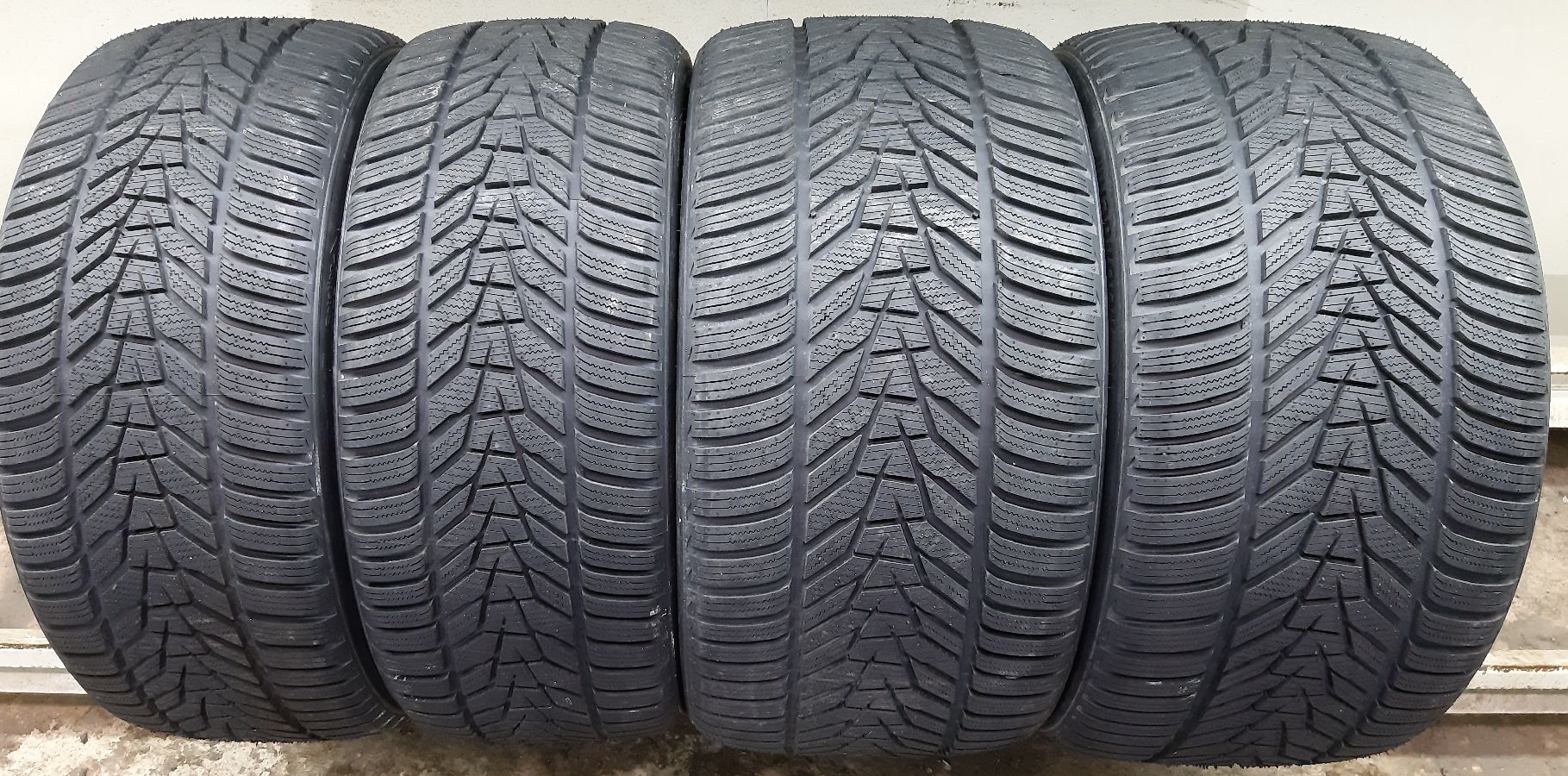 Hankook Winter I'Cept Evo 3 W330