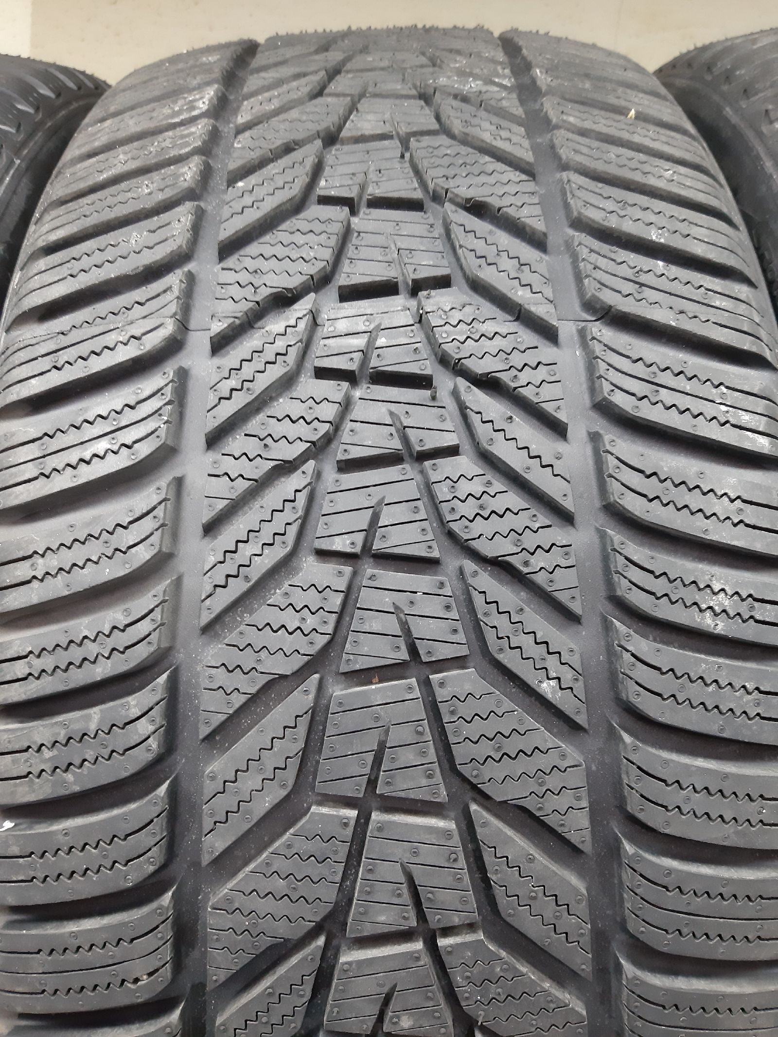 Hankook Winter I'Cept Evo 3 W330