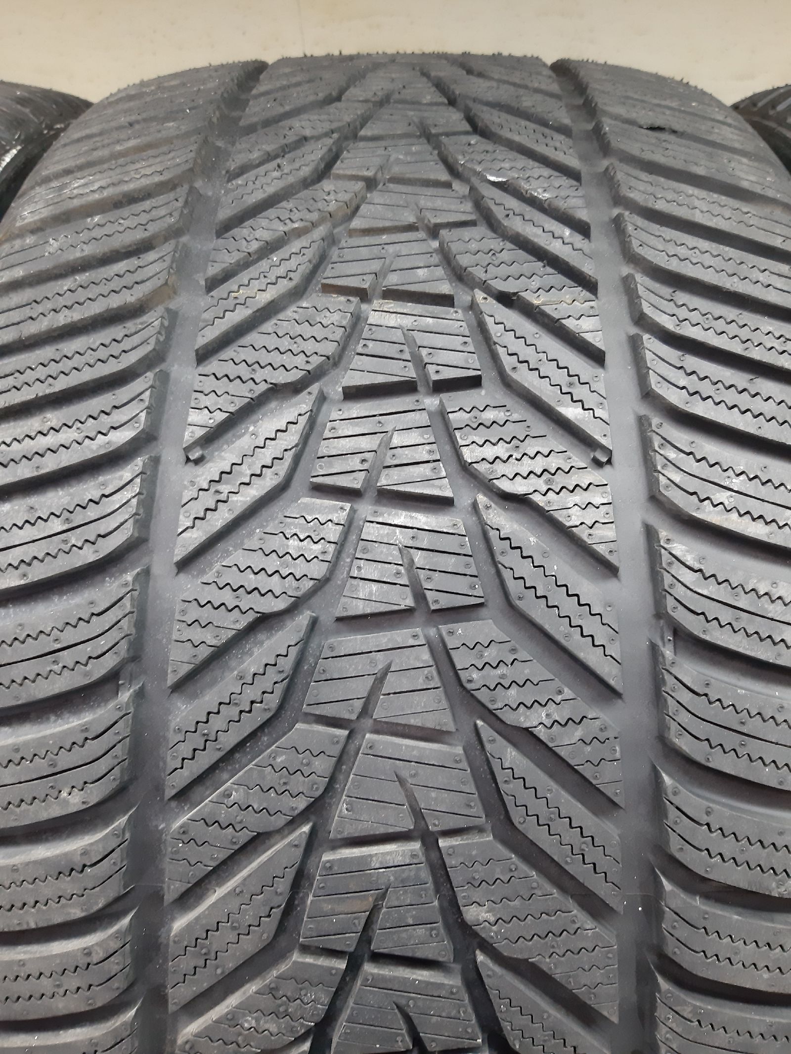 Hankook Winter I'Cept Evo 3 W330
