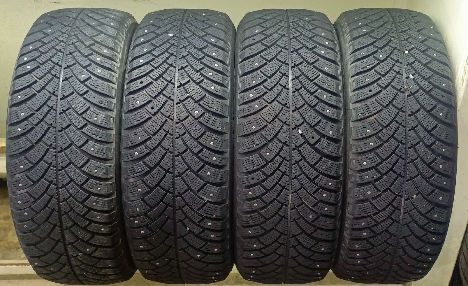 BFGoodrich G-Force Stud BFGoodrich G-Force Stud