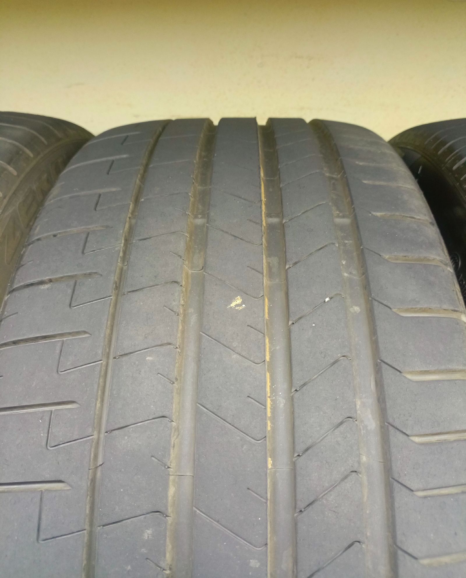 Pirelli P Zero Sports CAR