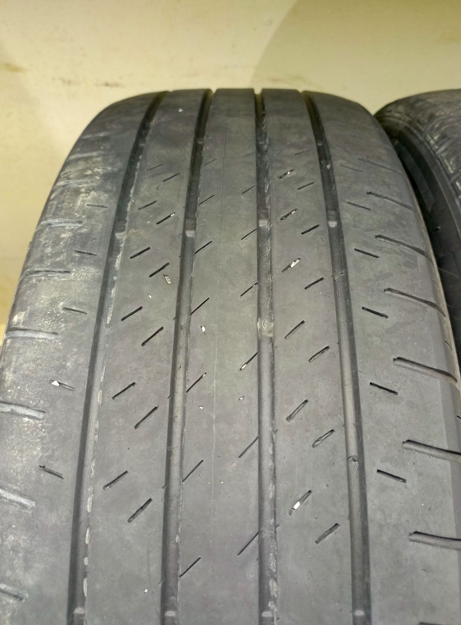Bridgestone Alenza H/L 33