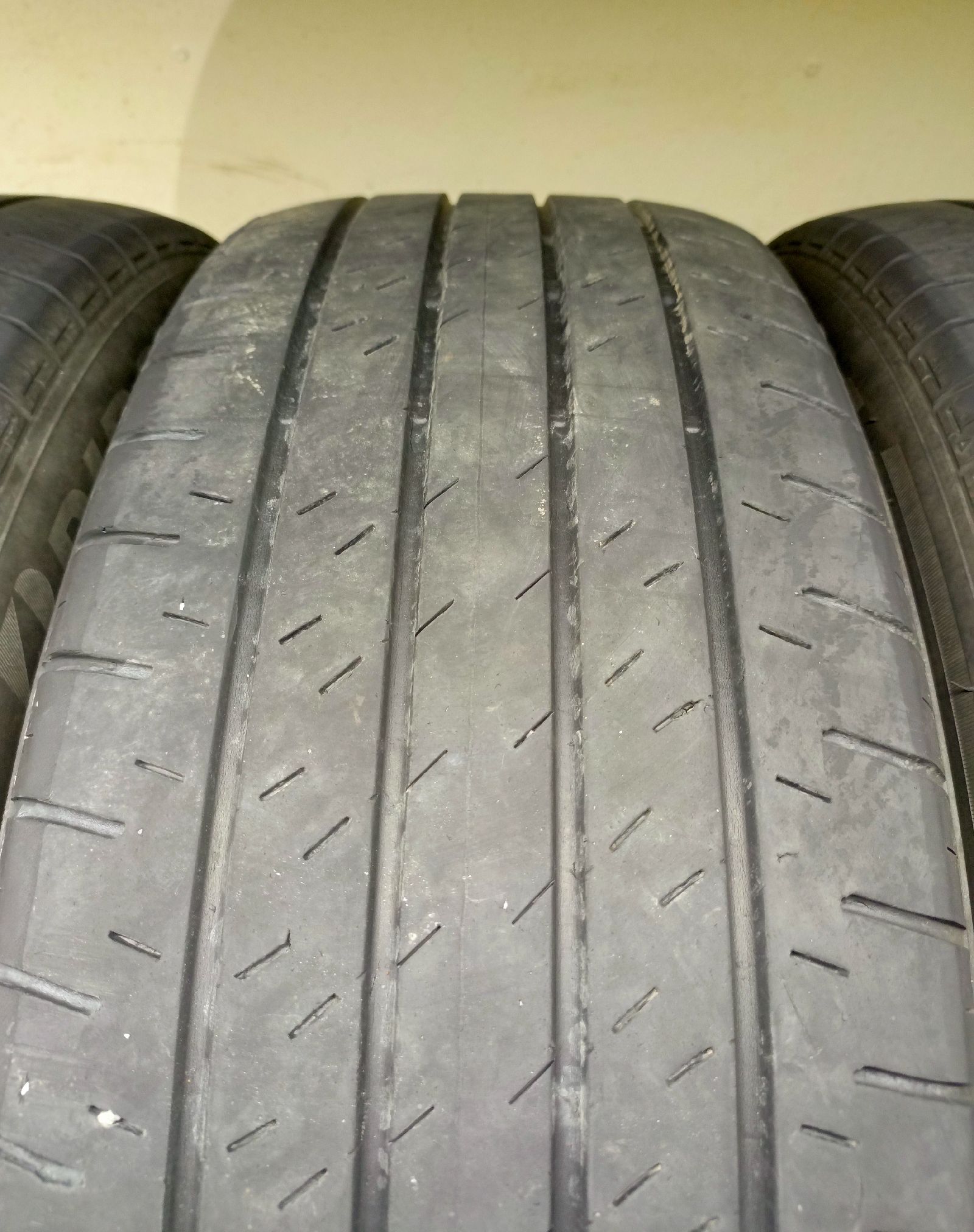 Bridgestone Alenza H/L 33