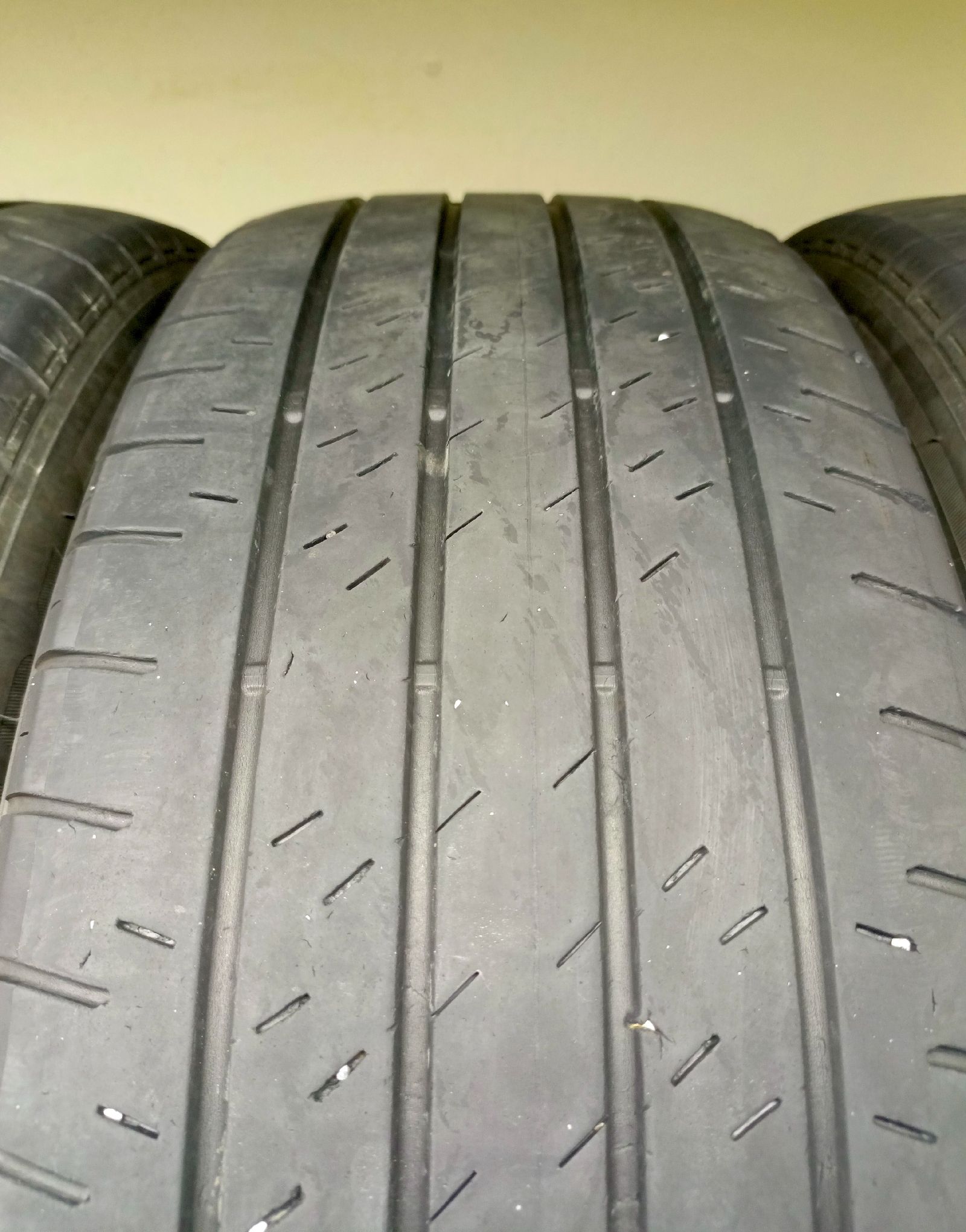 Bridgestone Alenza H/L 33