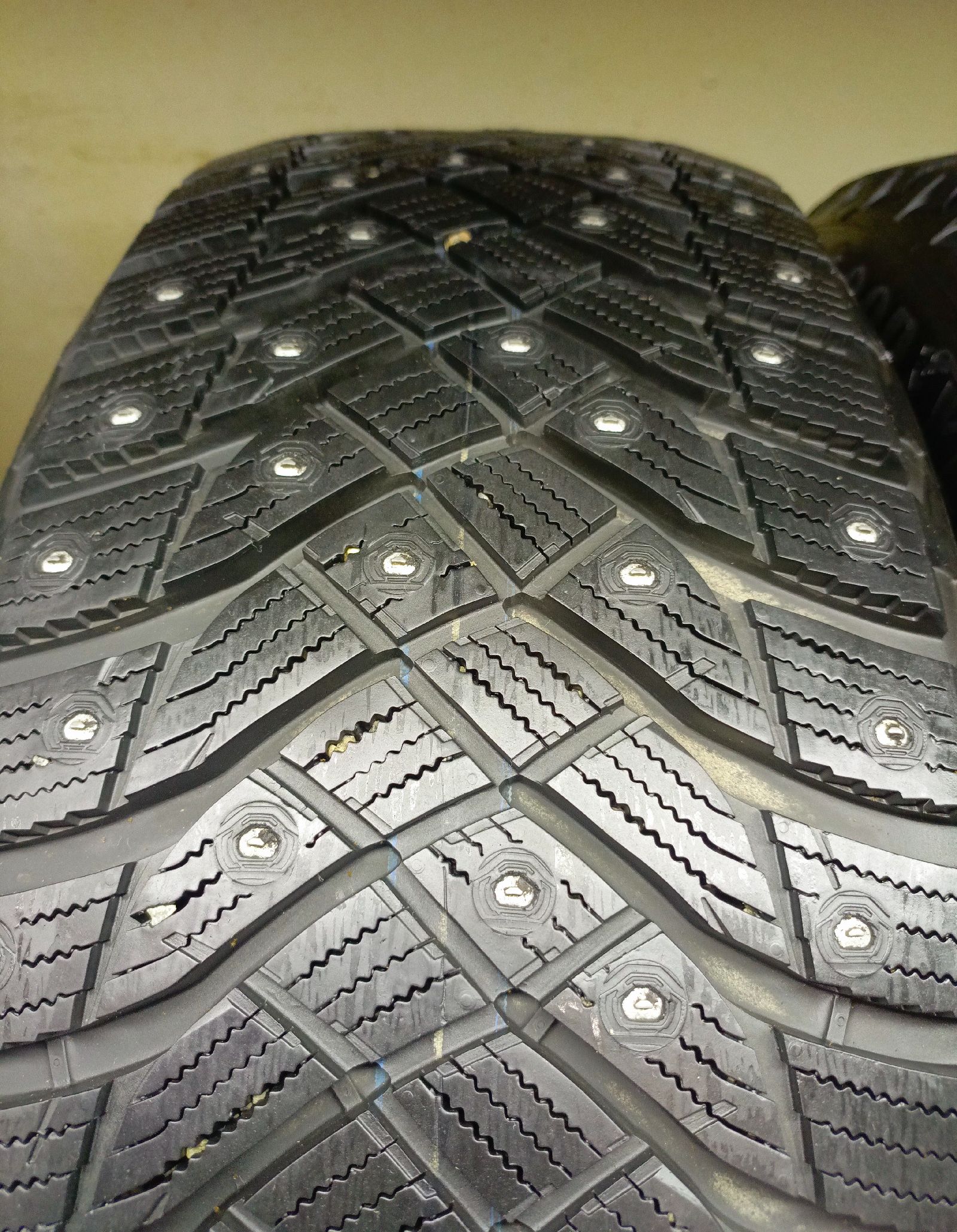 Goodyear UltraGrip Arctic 2 SUV