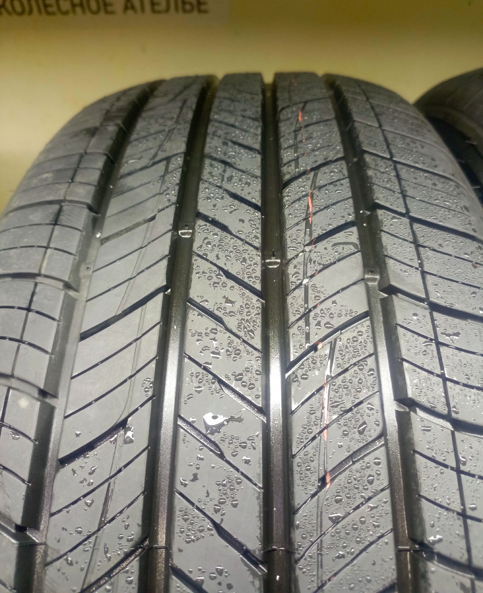 Kumho Crugen HP71