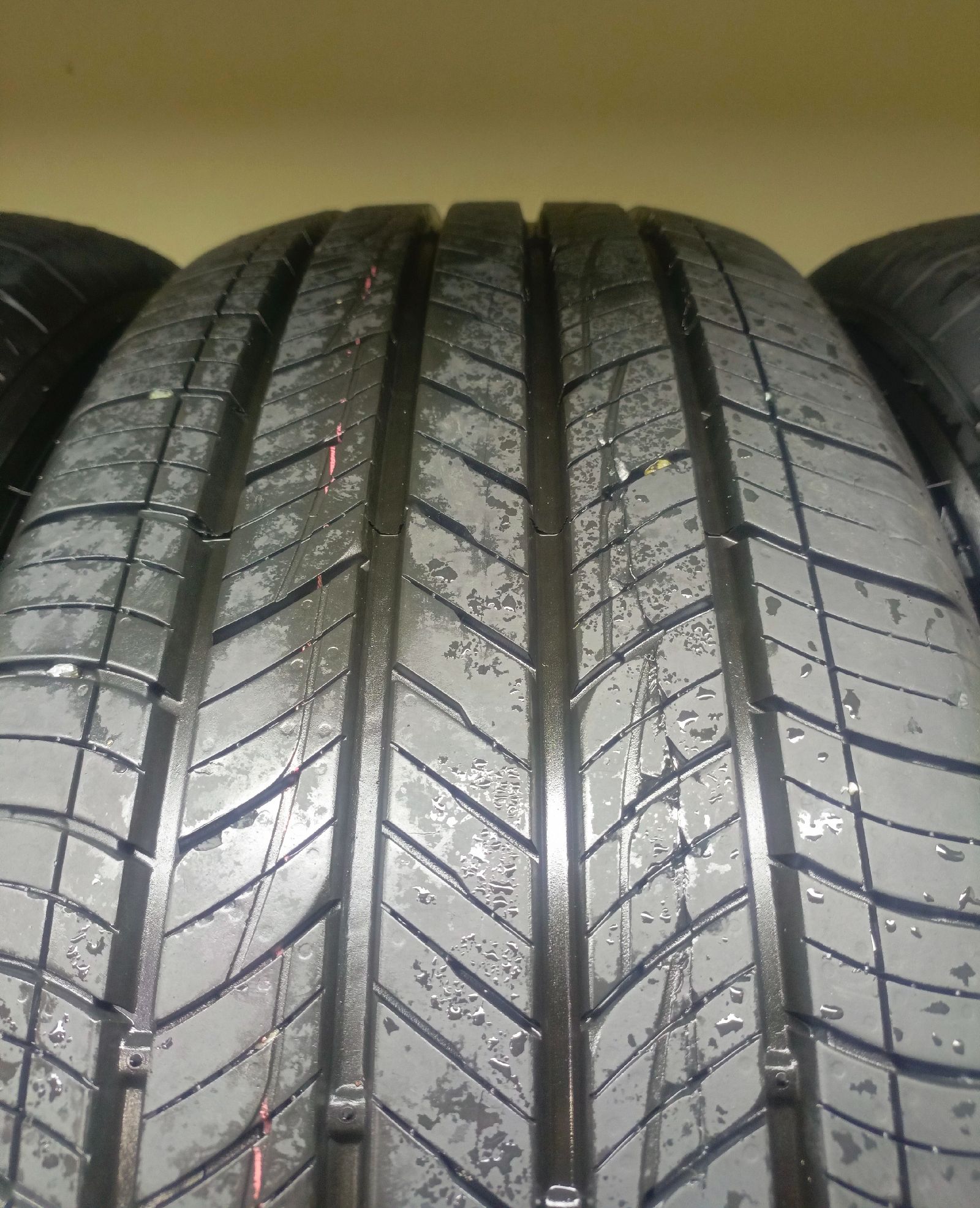Kumho Crugen HP71